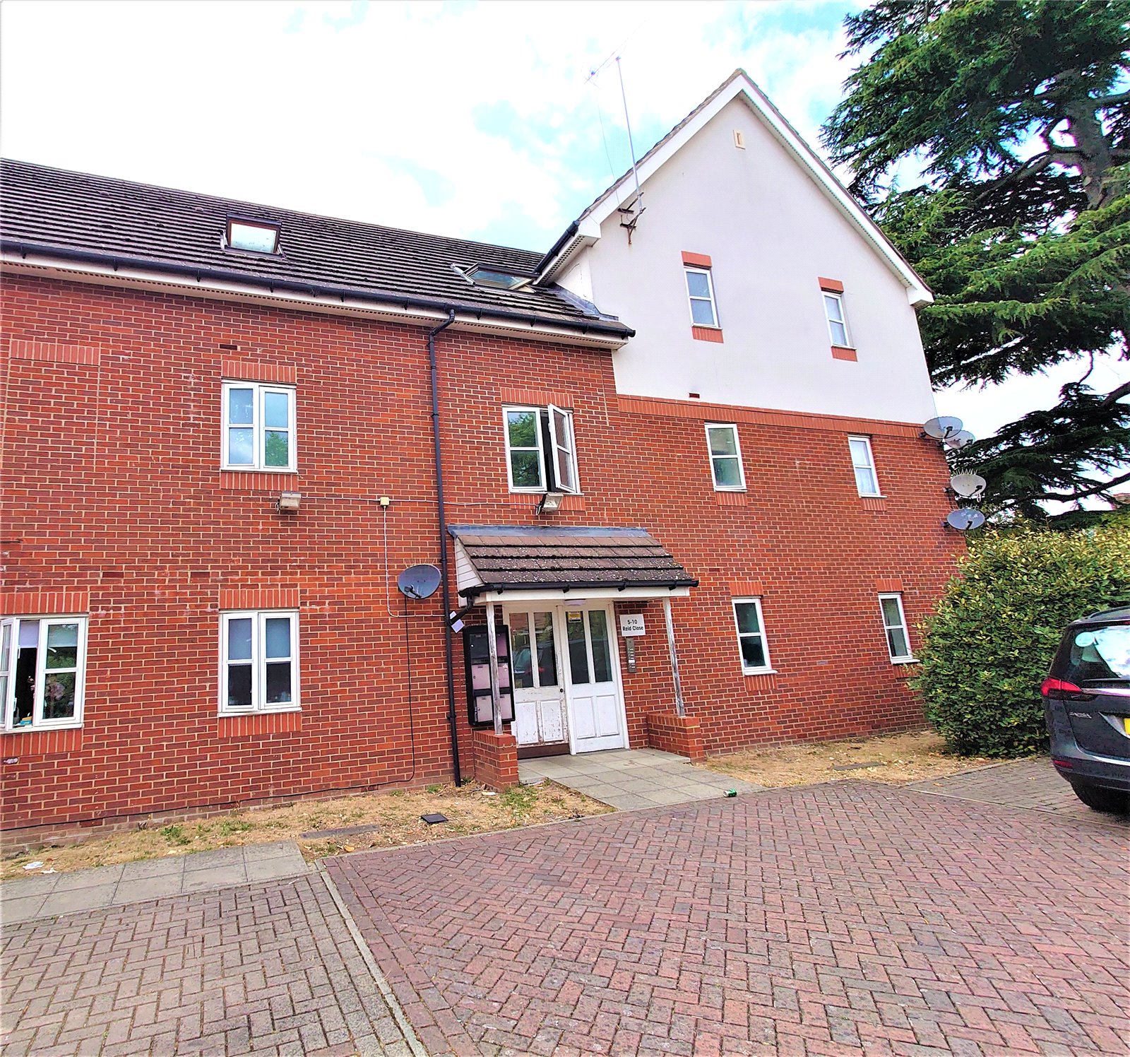 Reid Close, Hayes Stones Property