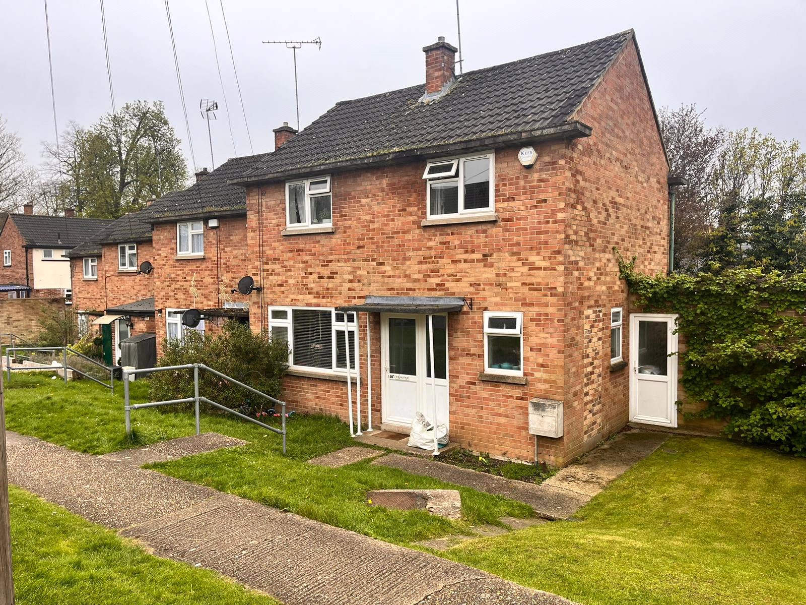 Saunders Road, Uxbridge Stones Property