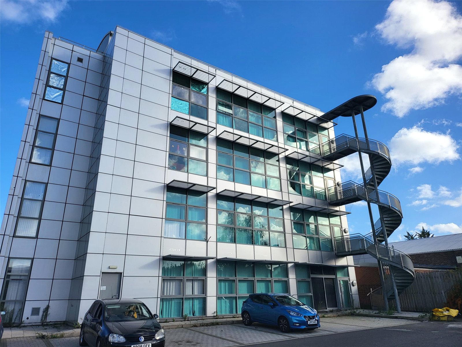 Farnham Road, Slough Stones Property