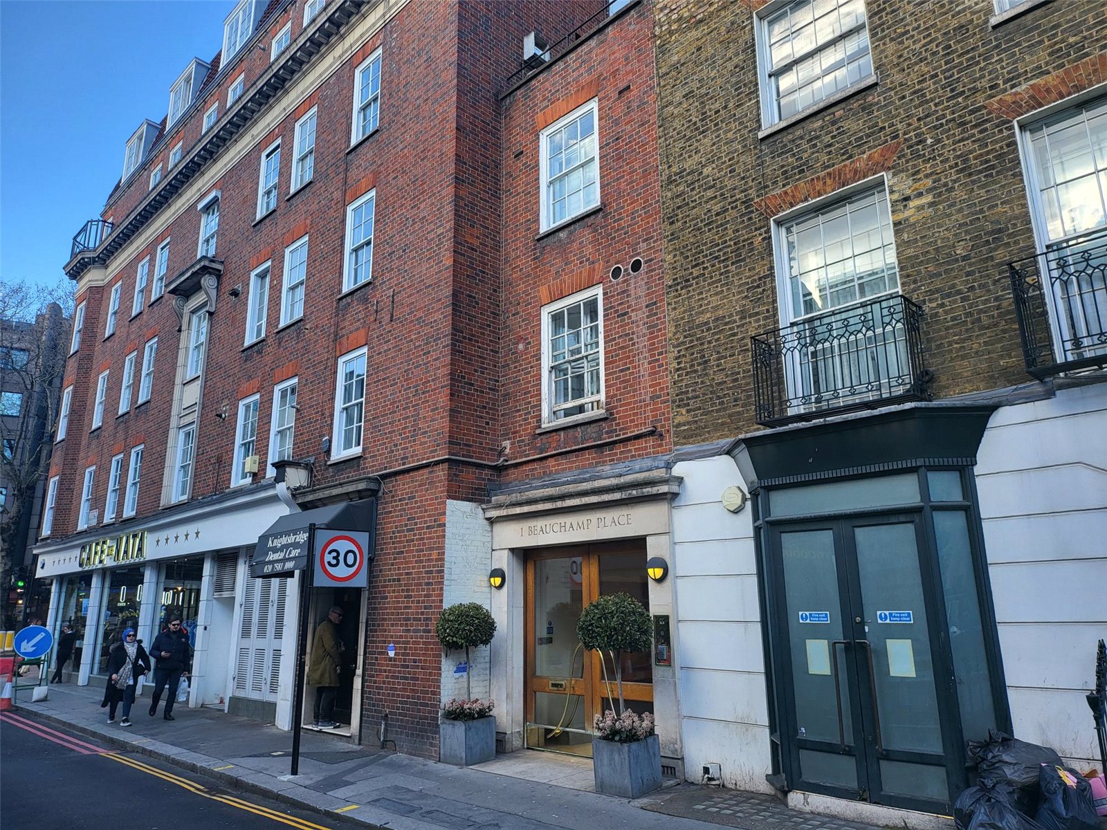 Beauchamp Place, Knightsbridge Stones Property