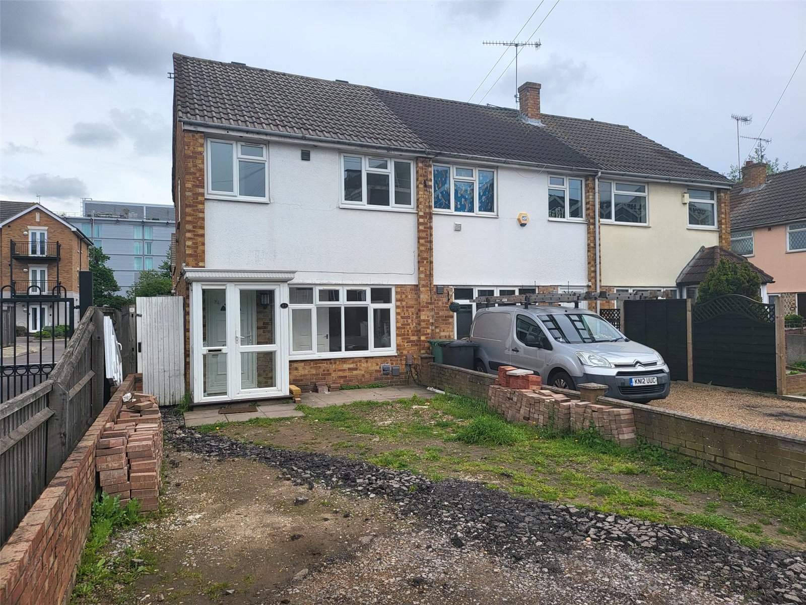 New Road, Harlington Stones Property