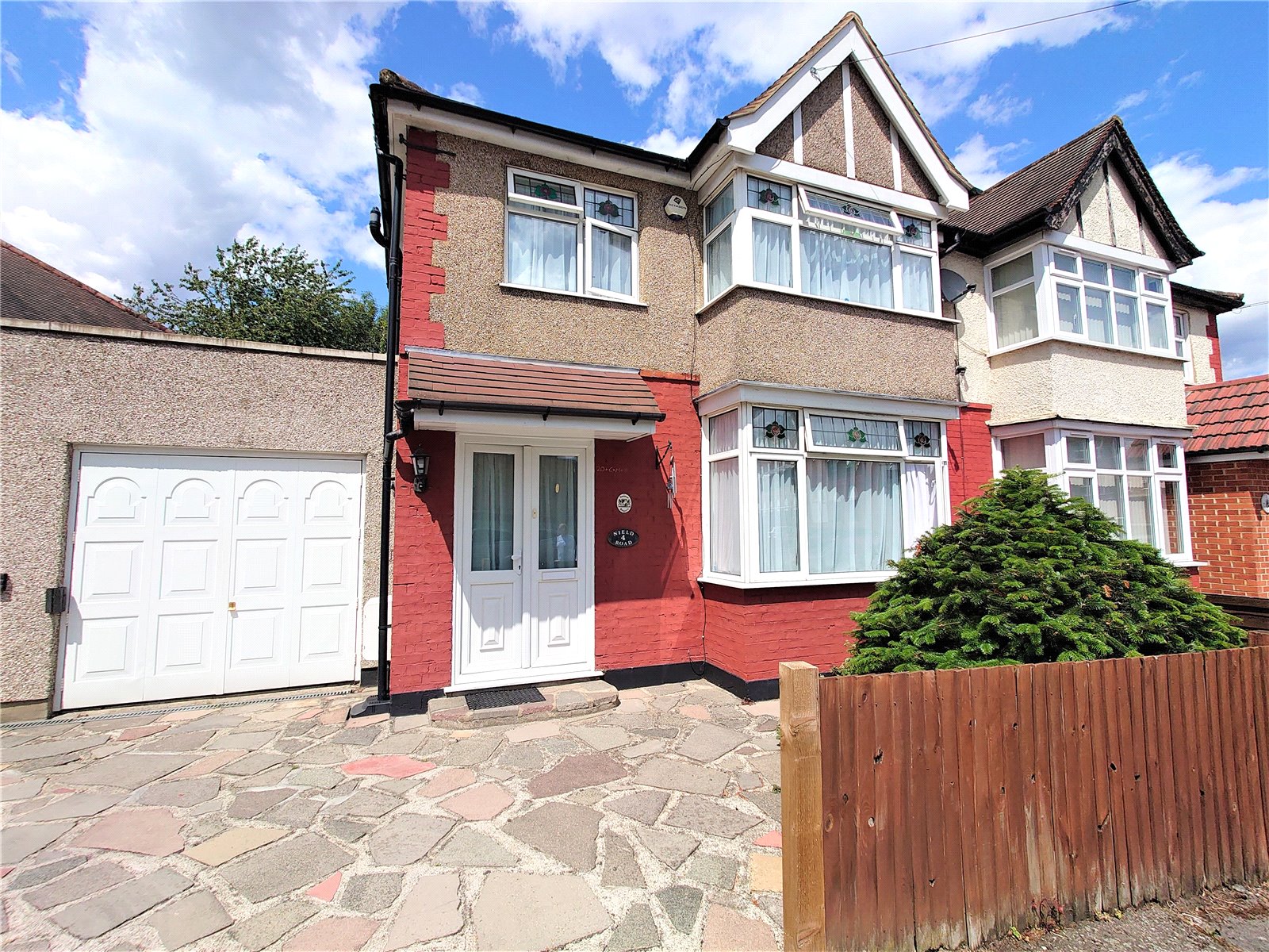 Nield Road, Hayes Stones Property